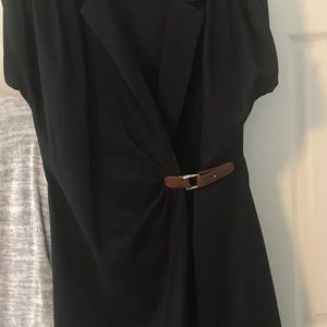 Cute dress with a little detail on the side.